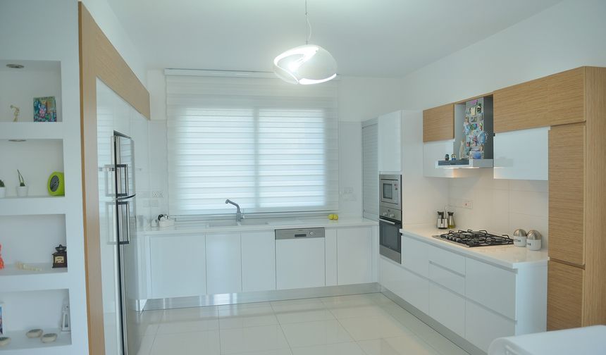Mutfak Dolabı ve Banyo Dolapları Üretimi: Kalite, Tasarım ve Dayanıklılığın Önemi