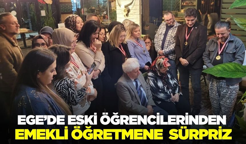 Kütahya'da emekli öğretmene duygulandıran sürpriz