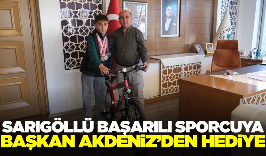 Tahsin Akdeniz, Sarıgöllü sporcuyu makamında ağırladı!