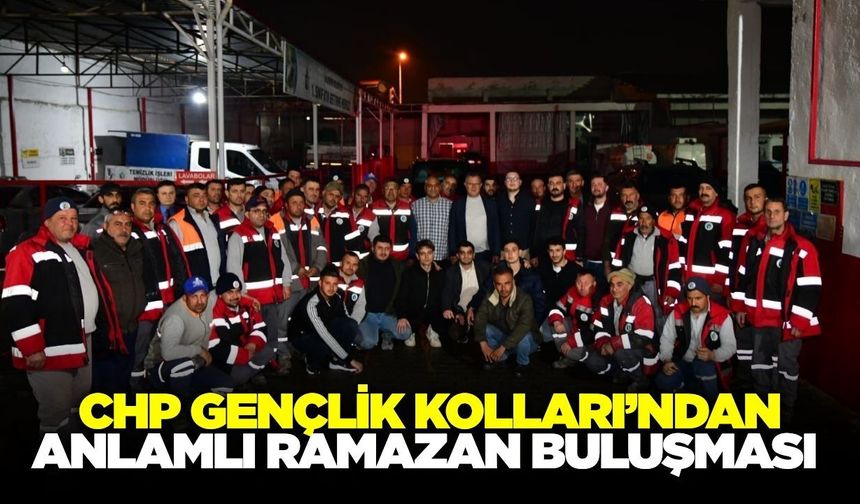 CHP'li gençler temizlik personeliyle iftarda bir araya geldi