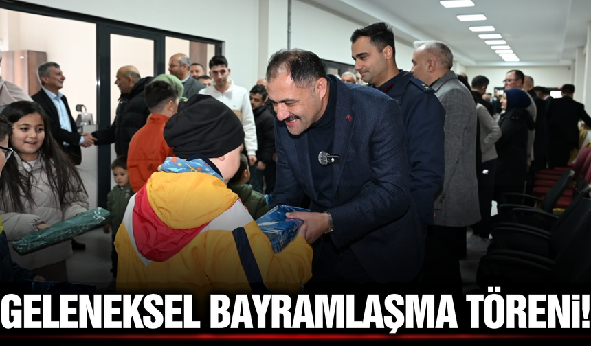 Demirci'de geleneksel bayramlaşma törenine yoğun katılım!