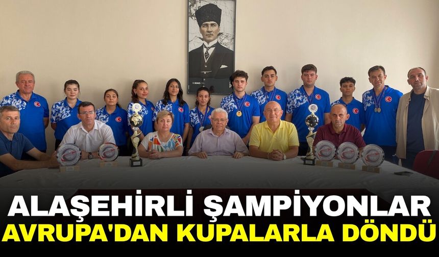 Alaşehir'den Avrupa'ya damga: Uzay modellerinde kupalarla döndüler