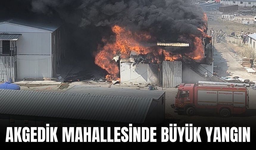 Manisa'da büyük yangın! Alevler bir anda yükseldi
