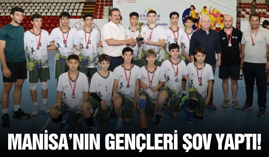 Manisa’nın genç voleybolcularından Türkiye ikinciliği