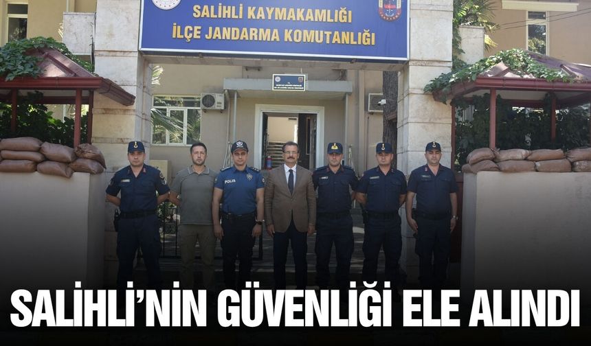 Salihli’de asayiş ve güvenlik zirvesi: Kaymakam Güldoğan komutanlıkla bir araya geldi