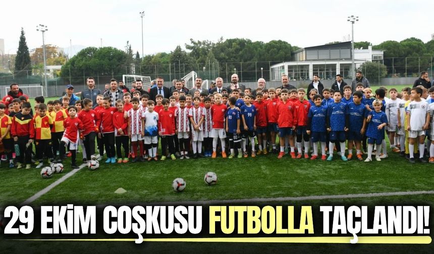 Yunusemre’de 29 Ekim coşkusu sahaya taşındı!