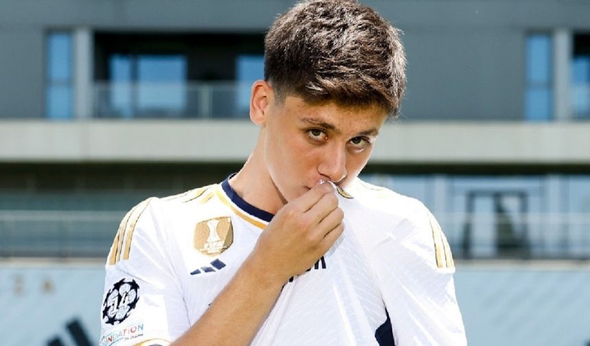 Bu sezon Real Madrid formasıyla toplam 43 resmi maçta görev alan Arda Güler, 5 gol atıp 9 da asist yaptı. Genç yaşına rağmen gösterdiği performans, Avrupa devlerinin iştahını kabartmaya devam ediyor.