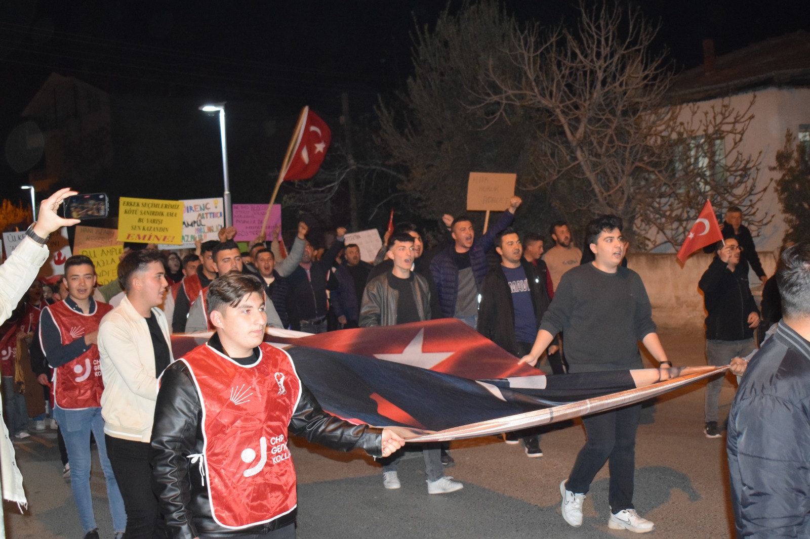 YÜRÜYÜŞTEN FOTOĞRAFLAR!