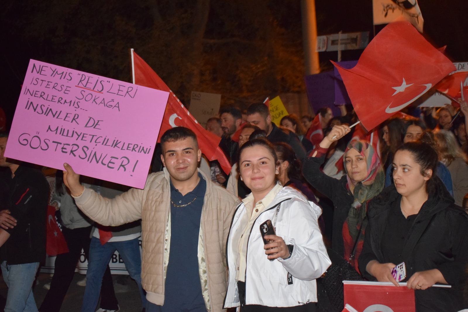 Sarıgöl'de CHP örgütü 'İmamoğlu'na' destek için yürüdü!