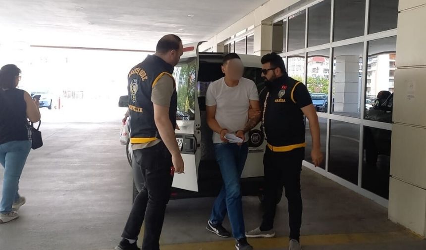 Manisa’da Anahtar Kopyalayarak Hırsızlık Yapan Şüpheli Tutuklandı (2)