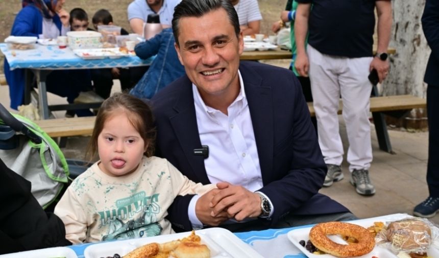 Manisa'da Gönül Sofrası Kurulduözel Bireyler Ve Annelerine Yönelik Organizasyo (3)