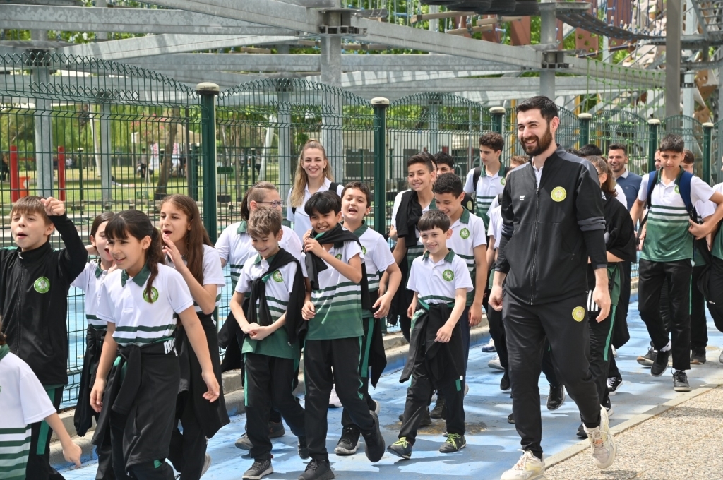 Manisa'da Ilk Kez Düzenlendi Eğlence Ve Sağlık Bir Arada! (1)