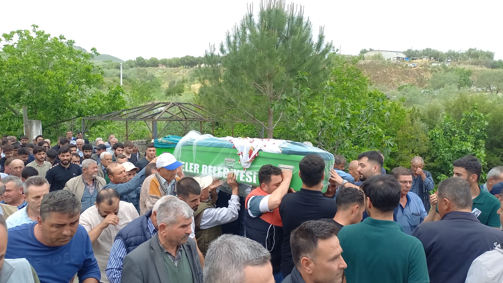 Mani̇sali Üni̇versi̇te Öğrenci̇si̇ Son Yolculuğuna Uğurlandi (2)