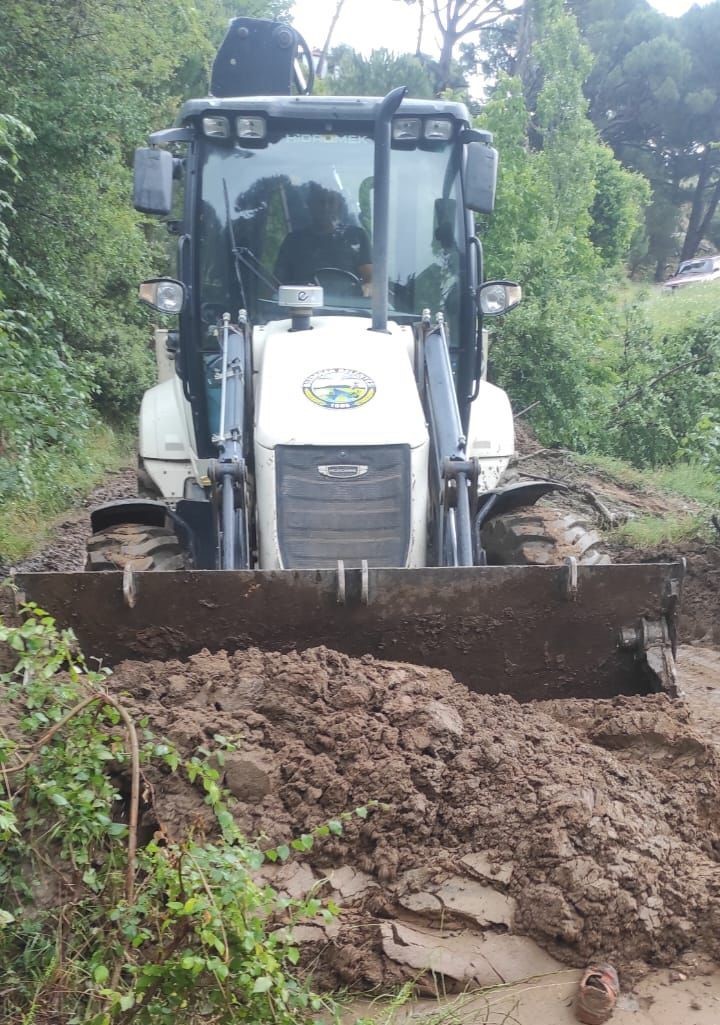 Yağış Sonrası Heyelan Paniği Yaşandı (5)