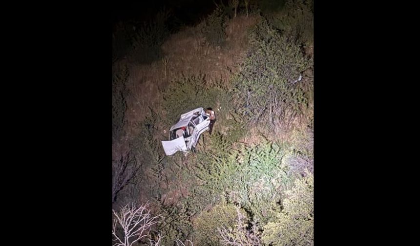 Alaşehir'de Feci Kaza Otomobil Uçuruma Yuvarlandı (1)