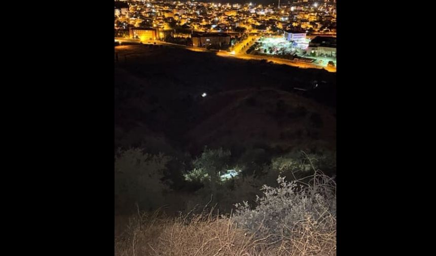 Alaşehir'de Feci Kaza Otomobil Uçuruma Yuvarlandı (2)