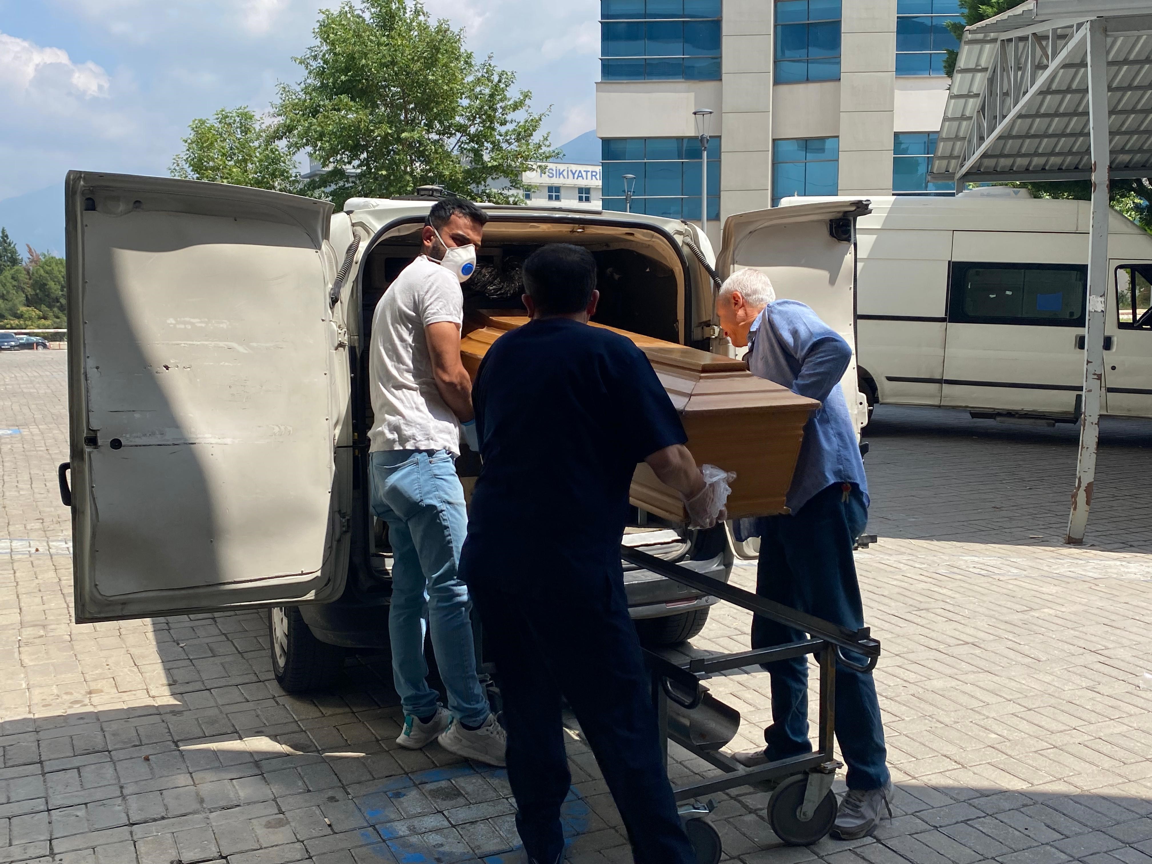 Denizli'de Fabrika Faciası Kimyasal Suya Düşen İşçi Öldü (4)