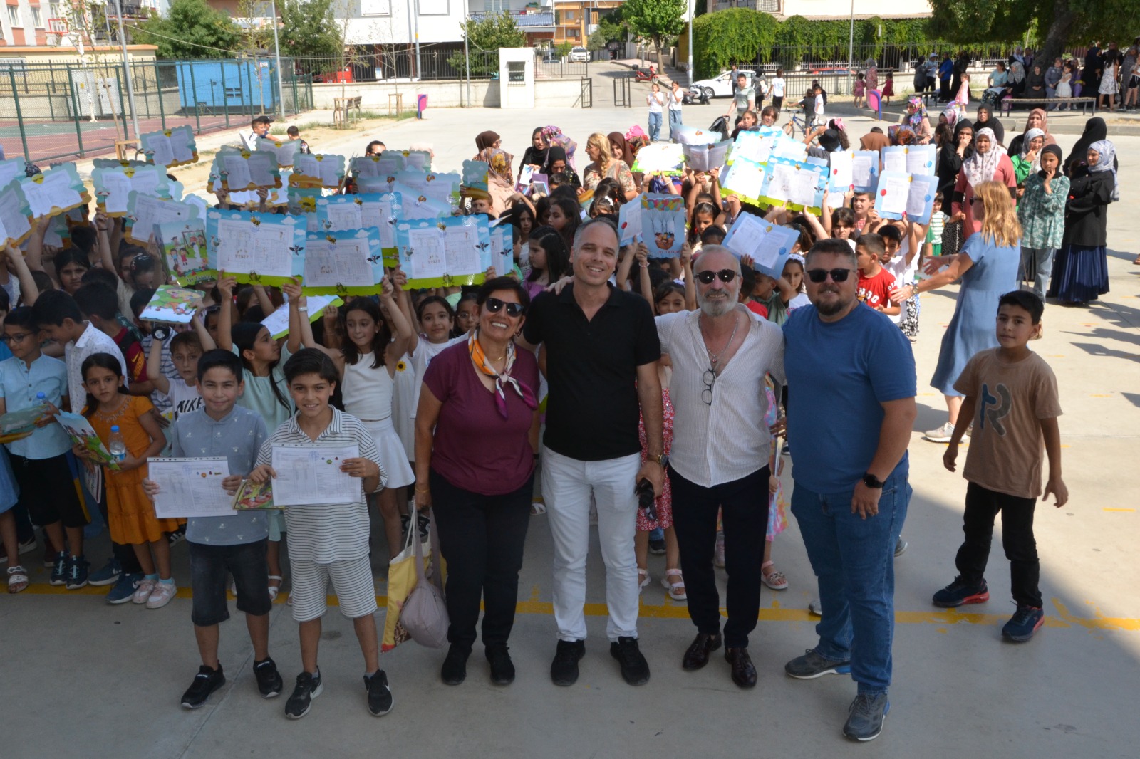 Dr. Ömer Faruk Meriç Okulu'nda Karne Sevinci Manisalı Minikler Tatilde! (1)-1