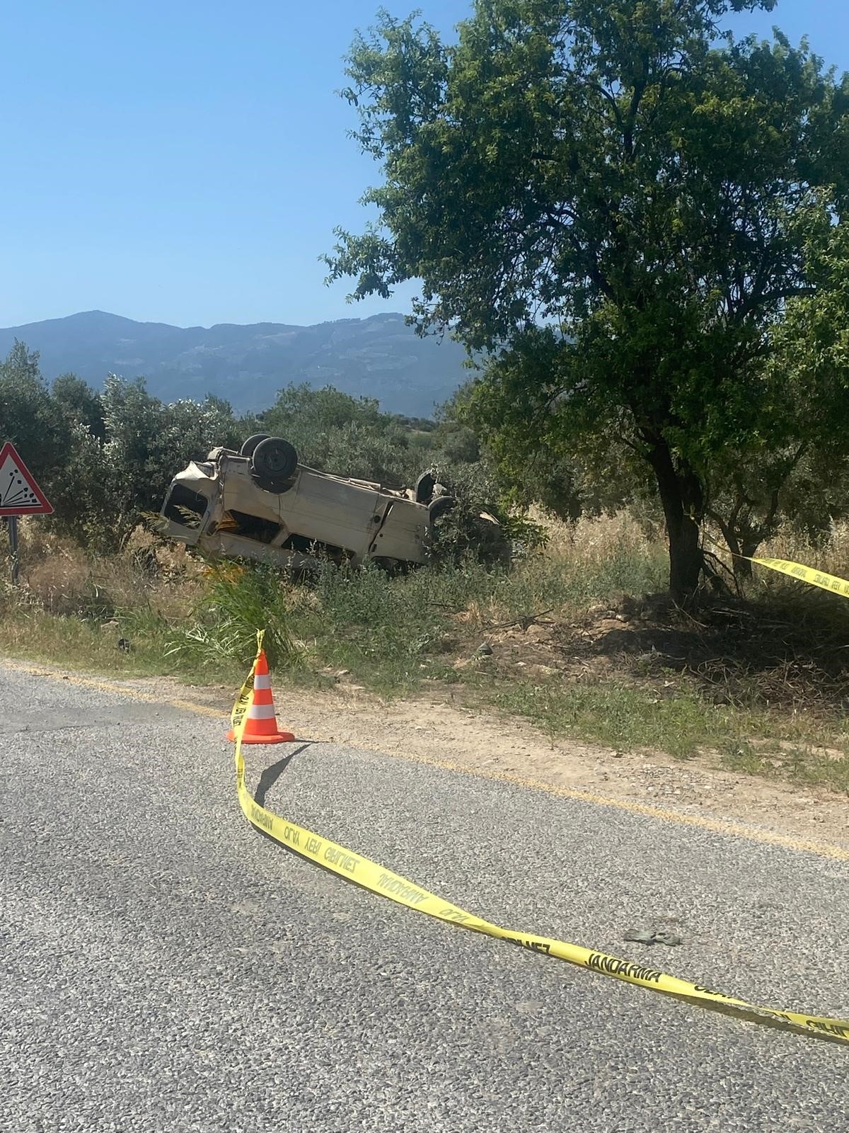 Ege’de Feci Kazaraç Zeytinliğe Uçtu, Sürücü Öldü (2)