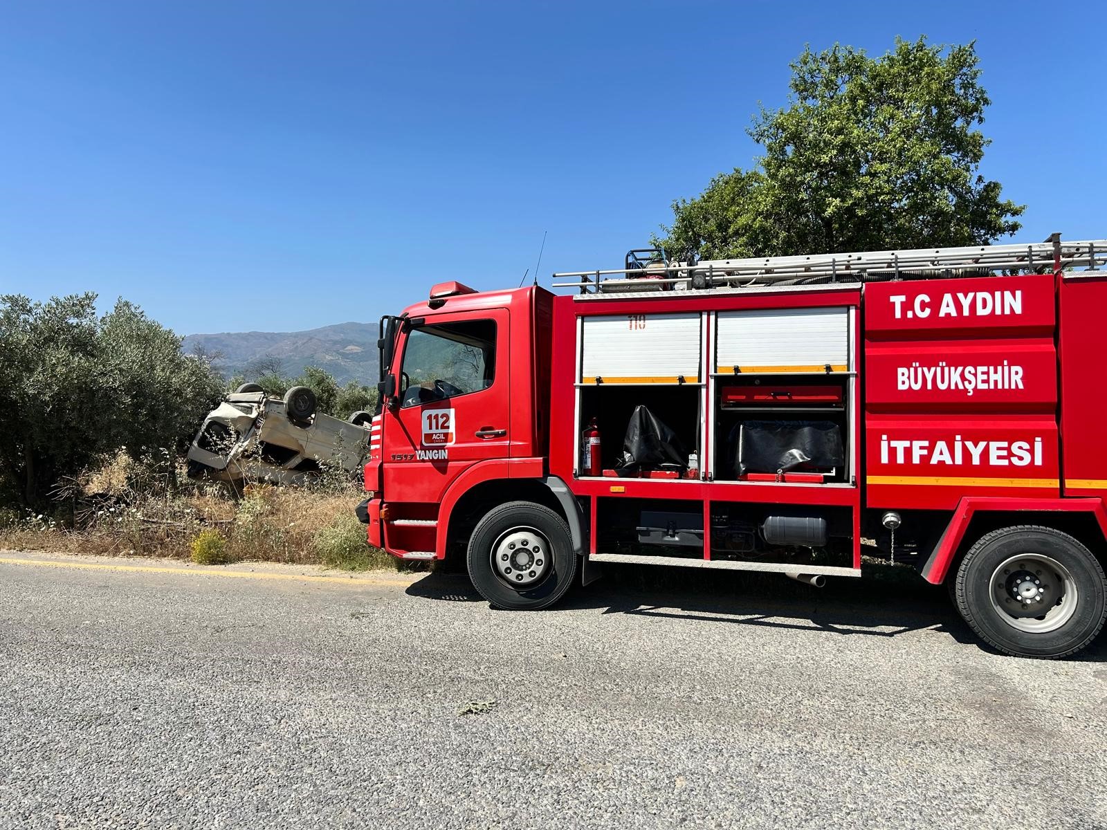 Ege’de Feci Kazaraç Zeytinliğe Uçtu, Sürücü Öldü (4)