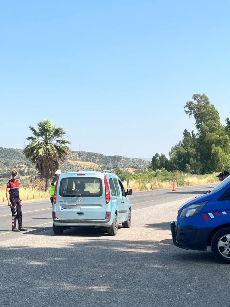 Ege’de Geniş Çaplı Denetim Yüzlerce Araç Ve Şahıs Sorgulandı (2)