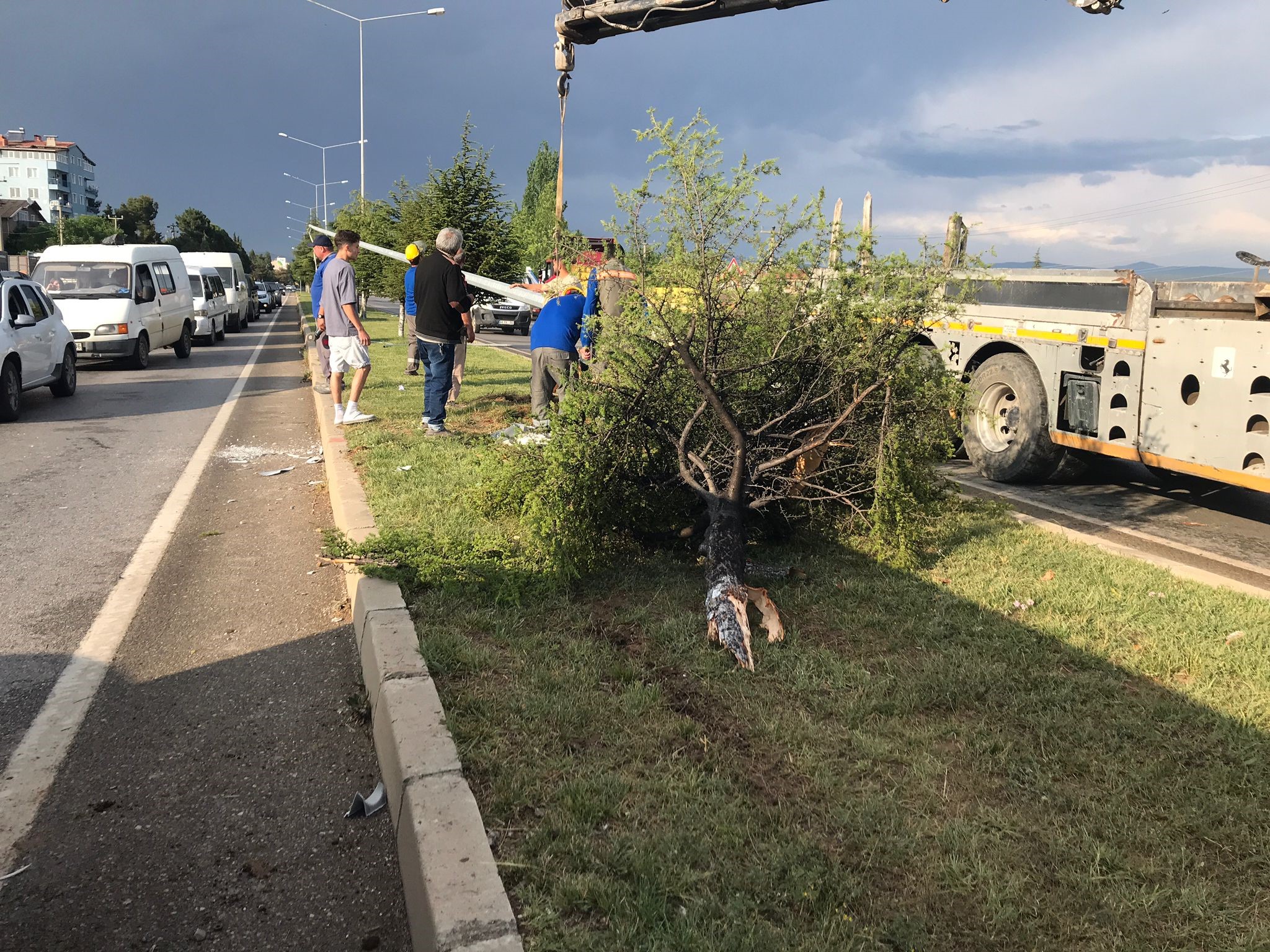 Ege’de İki Araç Kafa Kafaya Çarpıştı (7)