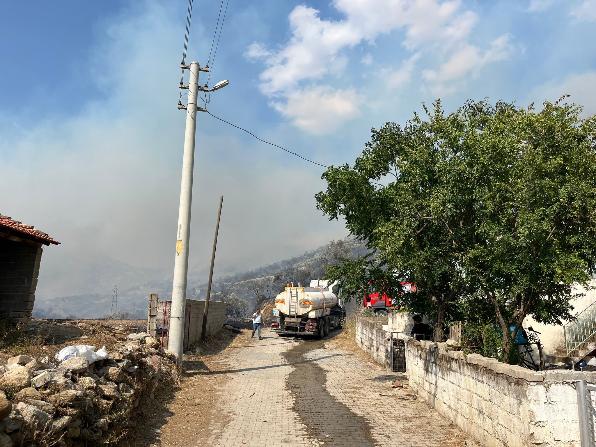 Ege’de Korkutan Yangın! Alevler Yerleşim Yerlerine Yaklaştıı (5)