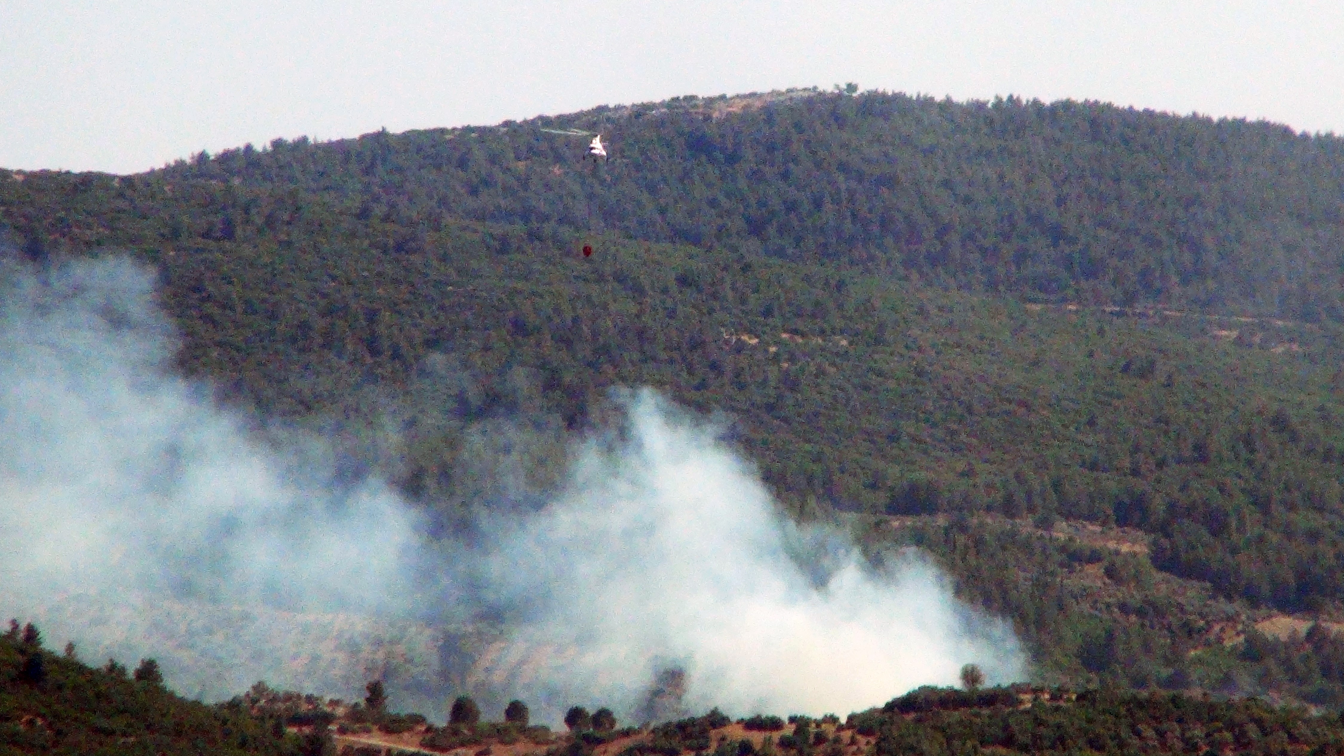 Ege’de Korkutan Yangın Tarım Arazisinde Başladı, Ormanlık Alana Sıçradı ! (2)