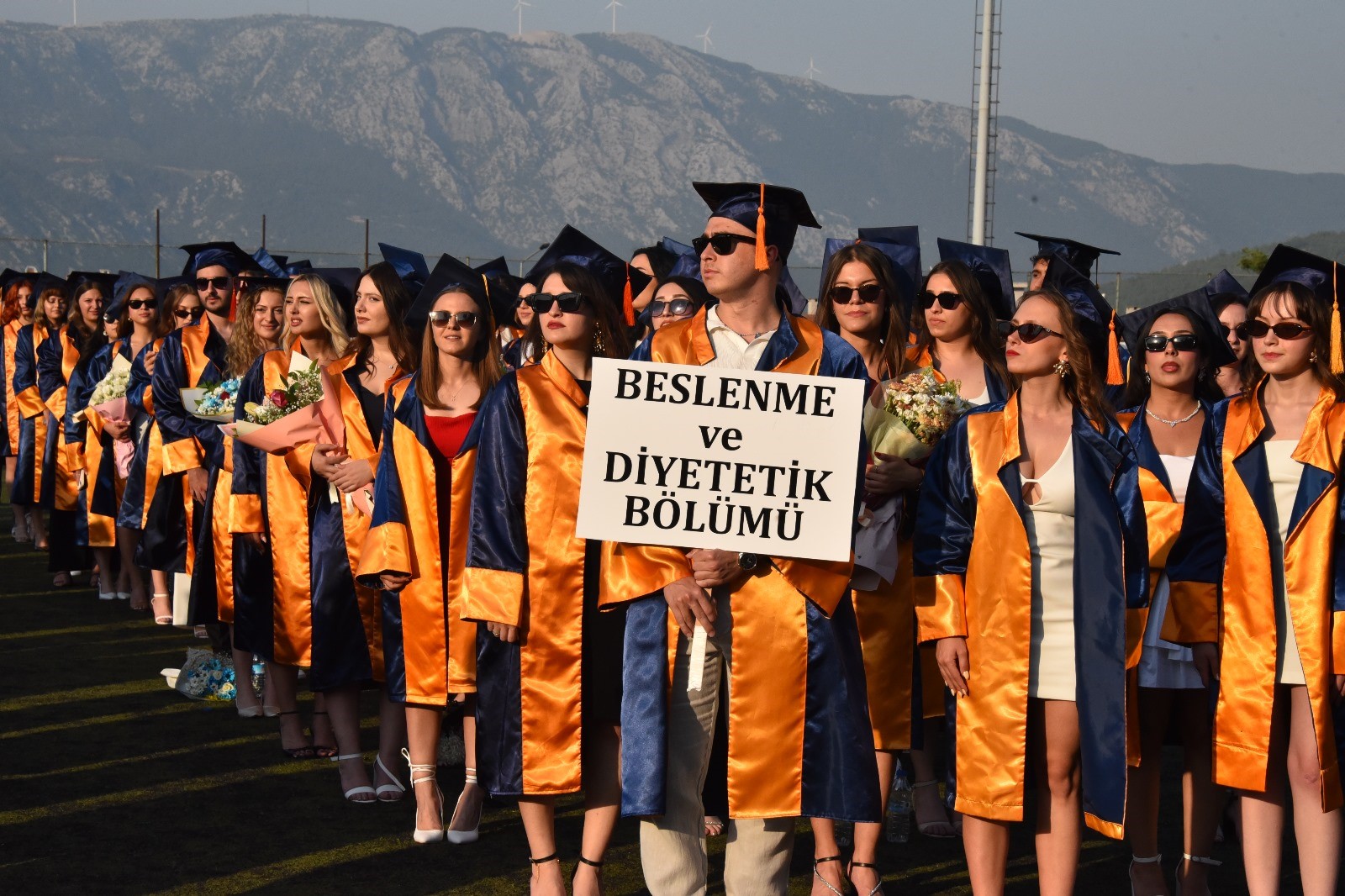 Ege’de Sağlık Bilimleri Fakültesi'nde Mezuniyet Coşkusu (2)