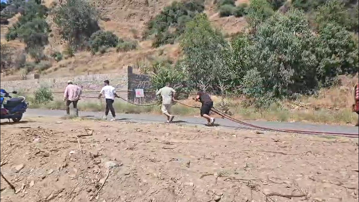 Ege’de Tarım Arazisinde Yangınvatandaşlar Seferber Oldu (3)