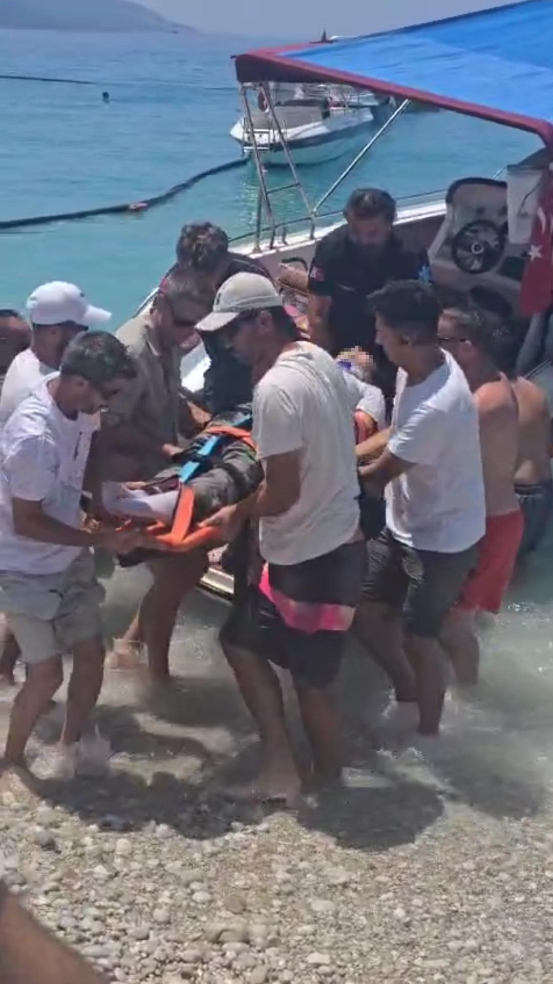 Ege’de Yamaç Paraşütü Kazası Kadın Pilot Denize Düştü! (3)