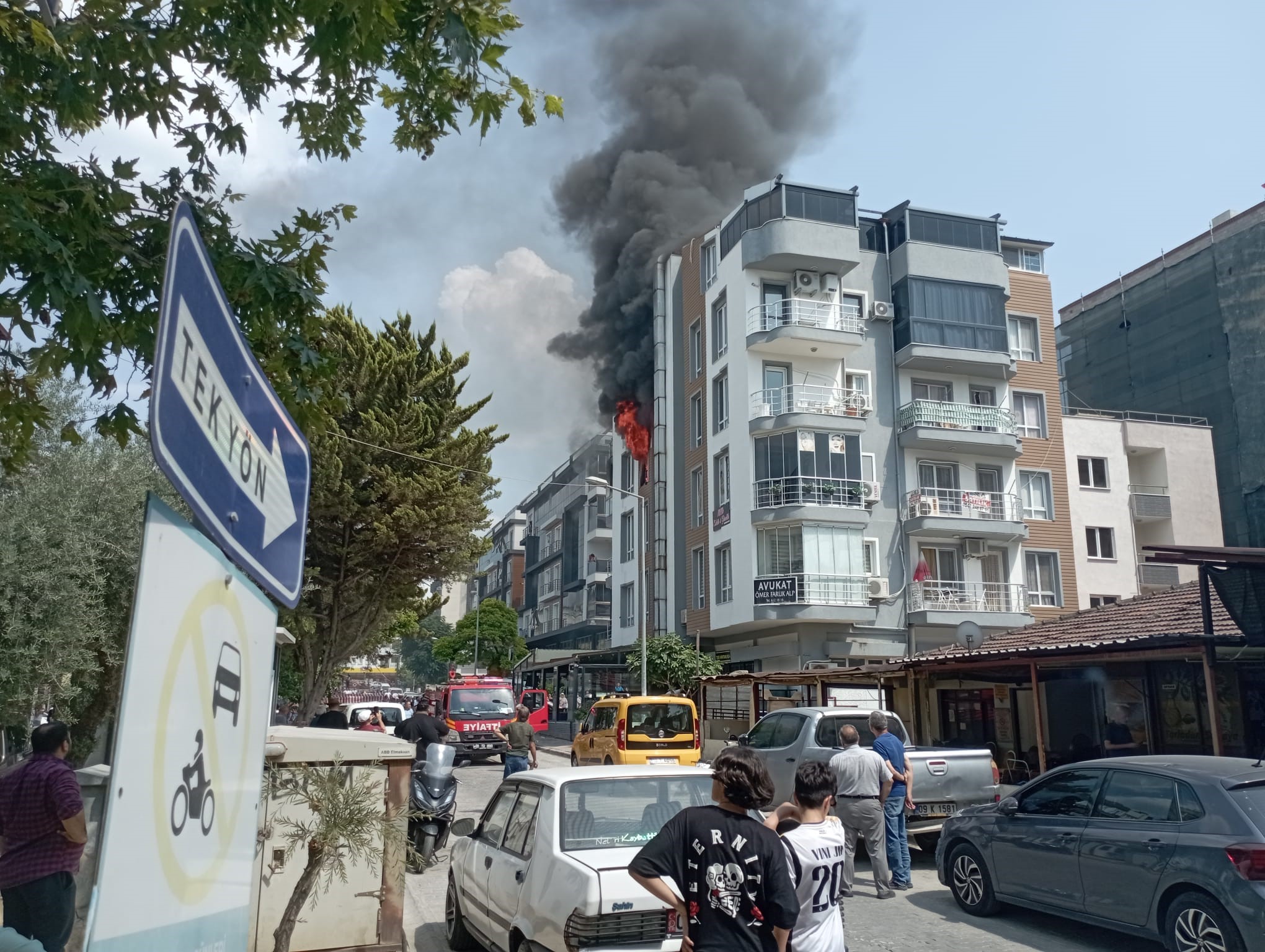 Ege’de Yangın Paniği Mahsur Kalan Vatandaş Son Anda Kurtarılı (5)