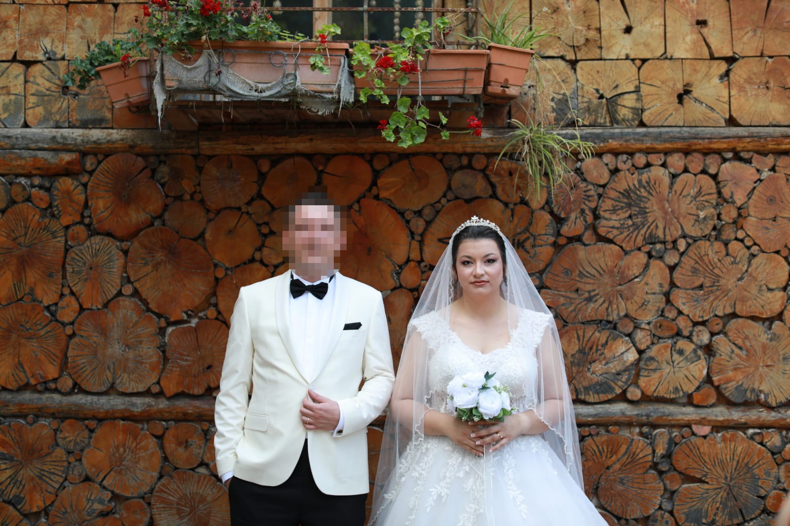 Egeli Öğretmen, Kocası Tarafından Balkondan Atıldı, Felç Kaldı (3)