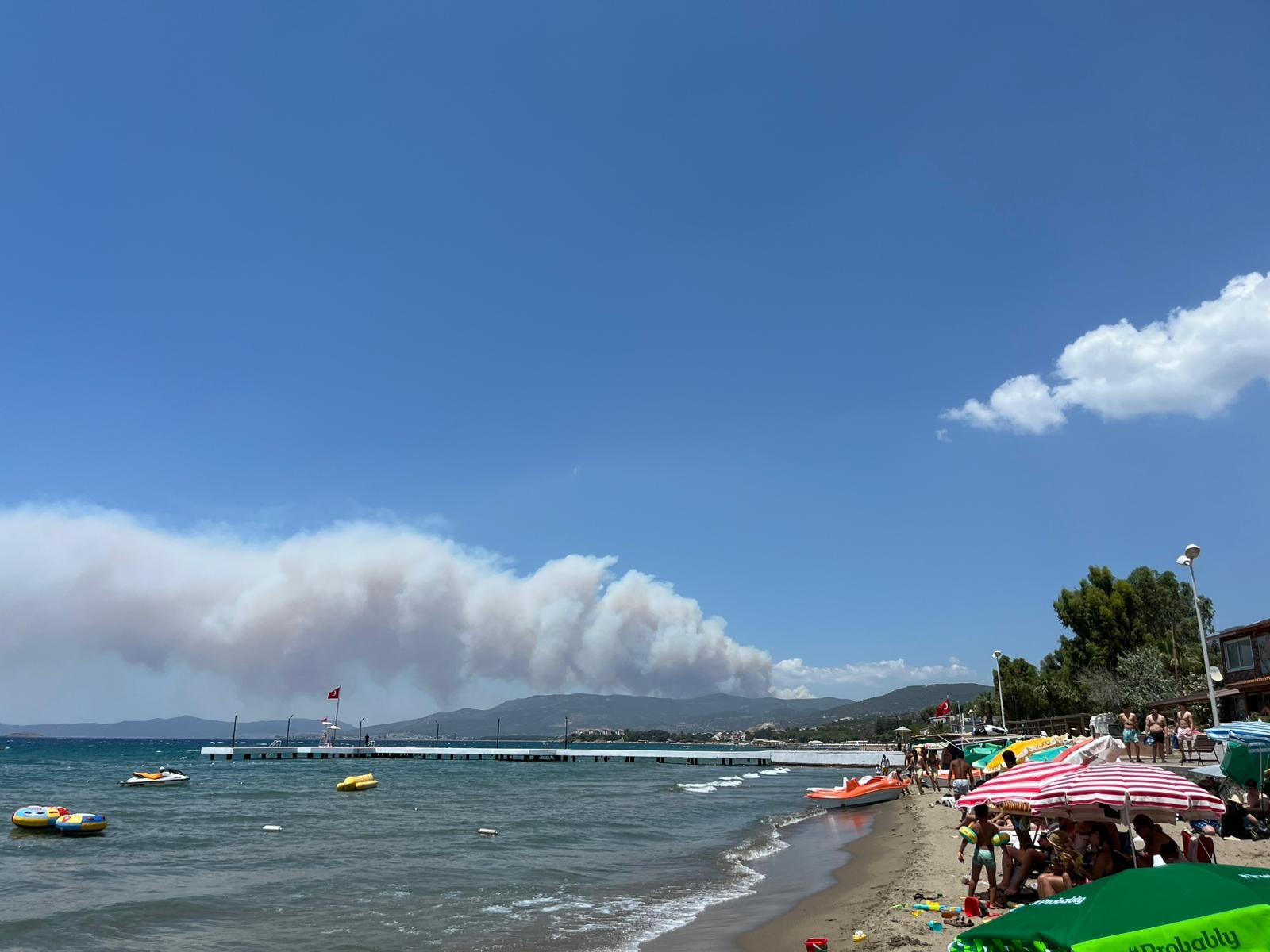 İzmir’de Orman Yangını! 6 Uçakla Havadan Müdahale Sürüyo (4)