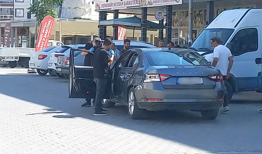 Manisa'da 3 Milyonluk Otomobil Çalındı, Şüpheliler Kovalamaca Sonucu Yakalandı!