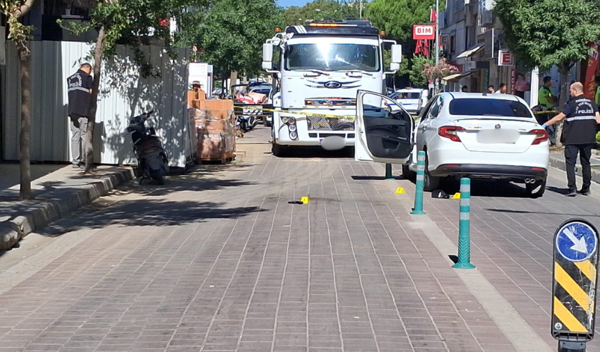Manisa'da İş Yeri Önünde Silahlı Saldırı Bir Kişi Gözaltında (2)