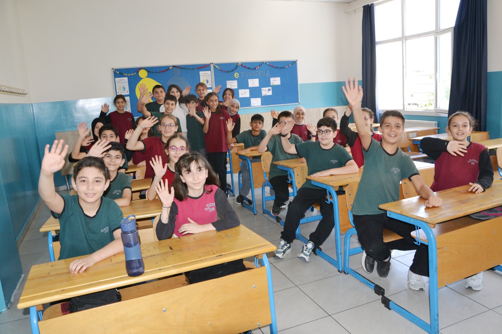 Manisa'daki 1146 Okulda Eğitim Gören 270 Bin 117 Öğrenci Ve Görev Yapan 19 Bin 944 Öğretmen, 2024 2025 Eğitim Öğretim Yılını Tamamladı. (13)