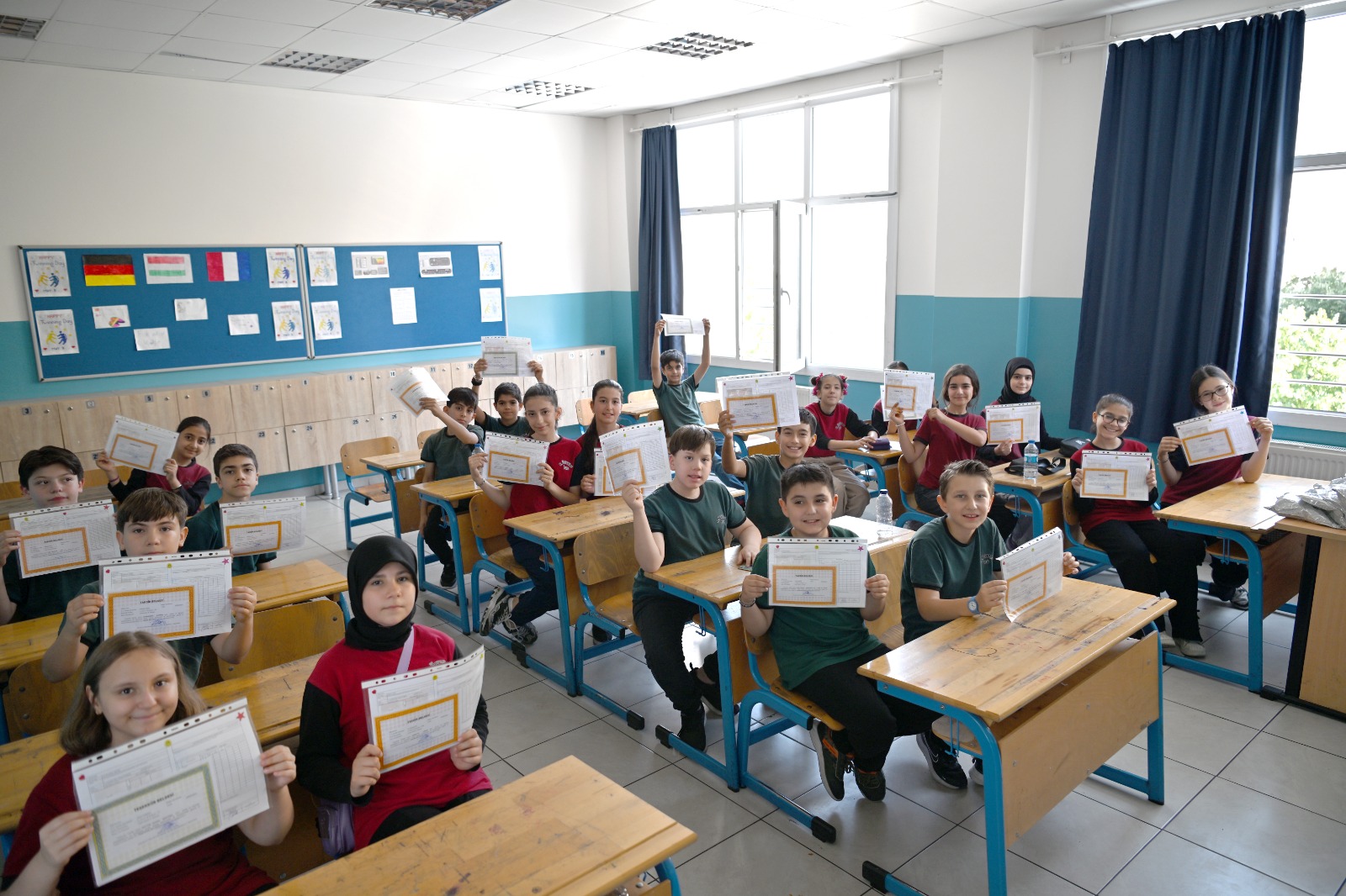 Manisa'daki 1146 Okulda Eğitim Gören 270 Bin 117 Öğrenci Ve Görev Yapan 19 Bin 944 Öğretmen, 2024 2025 Eğitim Öğretim Yılını Tamamladı. (5)