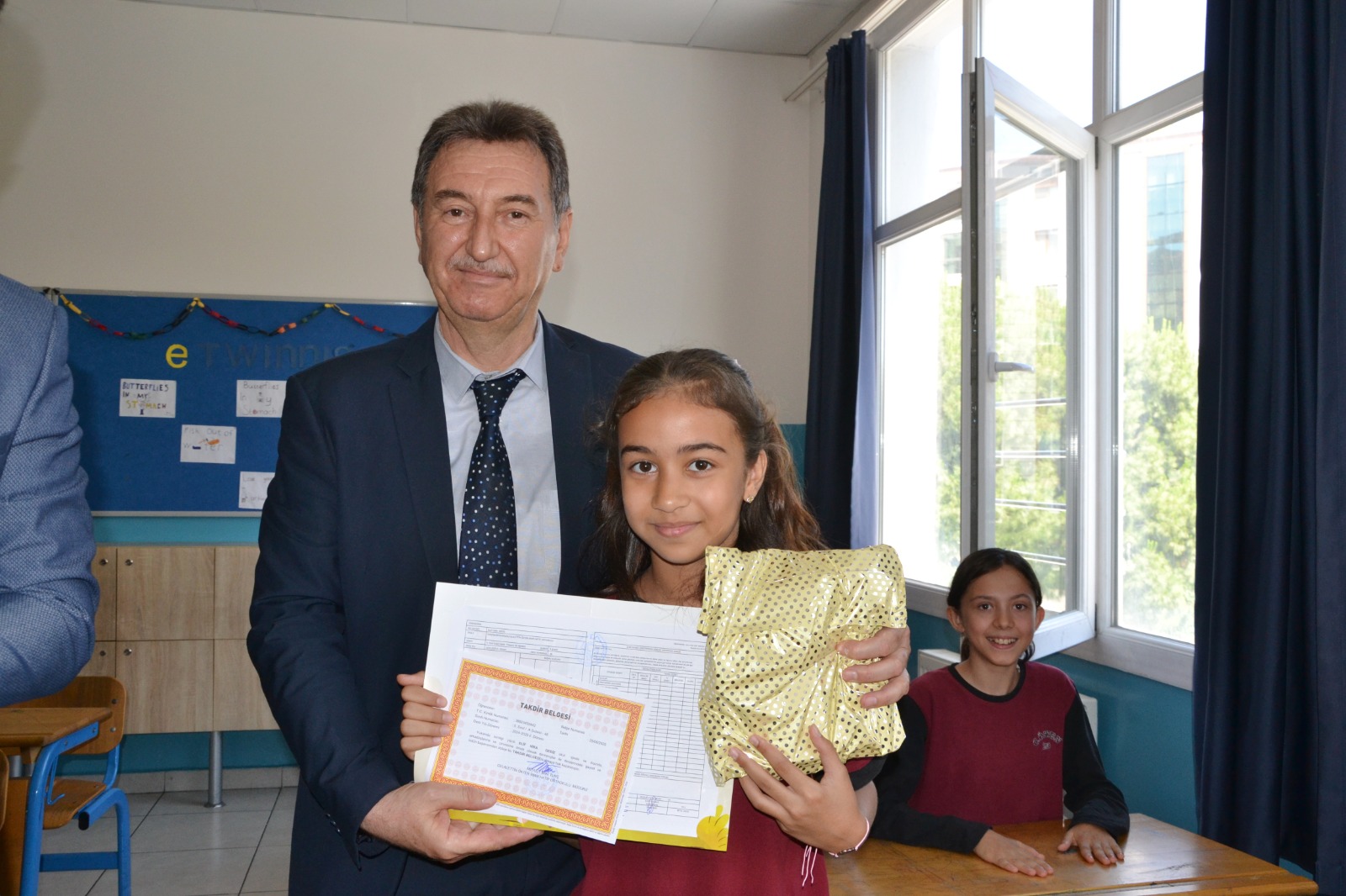 Manisa'daki 1146 Okulda Eğitim Gören 270 Bin 117 Öğrenci Ve Görev Yapan 19 Bin 944 Öğretmen, 2024 2025 Eğitim Öğretim Yılını Tamamladı. (8)
