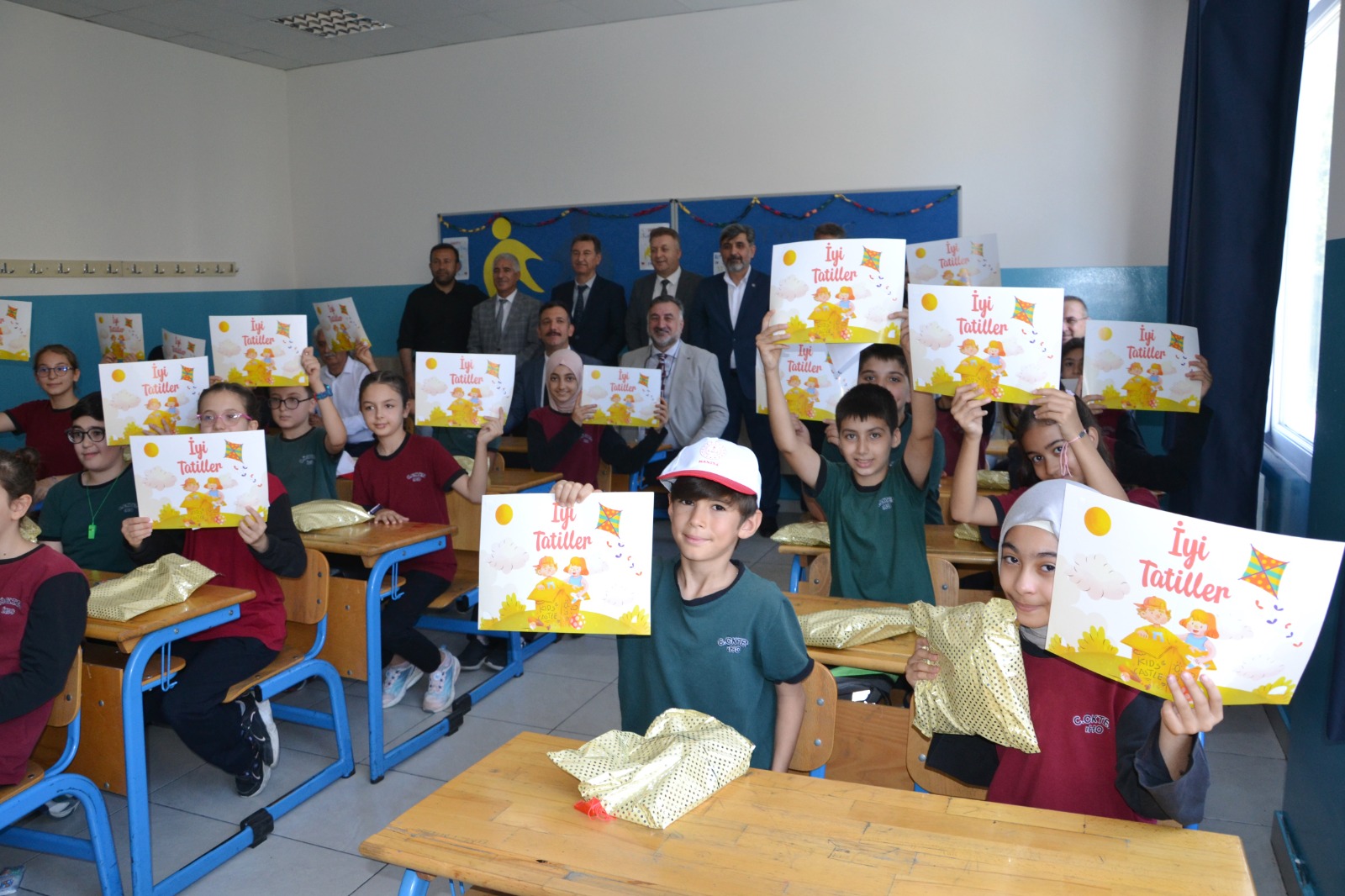 Manisa'daki 1146 Okulda Eğitim Gören 270 Bin 117 Öğrenci Ve Görev Yapan 19 Bin 944 Öğretmen, 2024 2025 Eğitim Öğretim Yılını Tamamladı. (9)