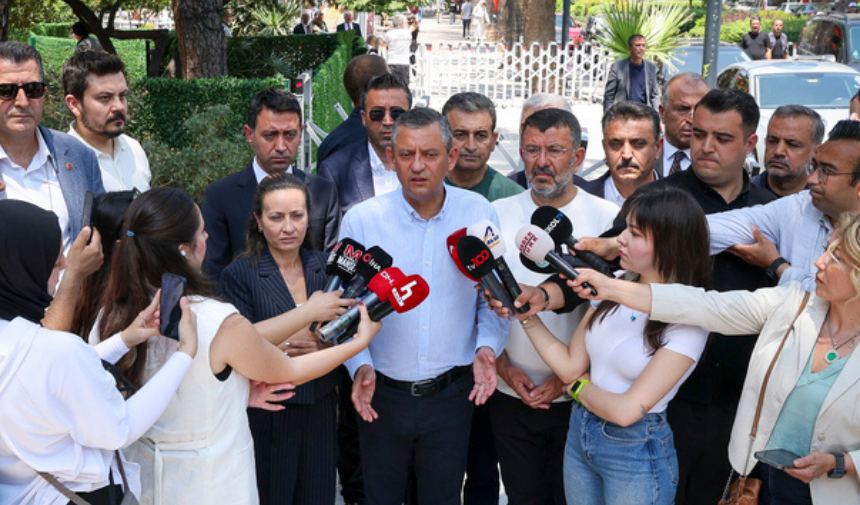 Özgür Özel, Başkan Zeyrek'in Taziyesinde Önemli Açıklamalarda Bulundu!