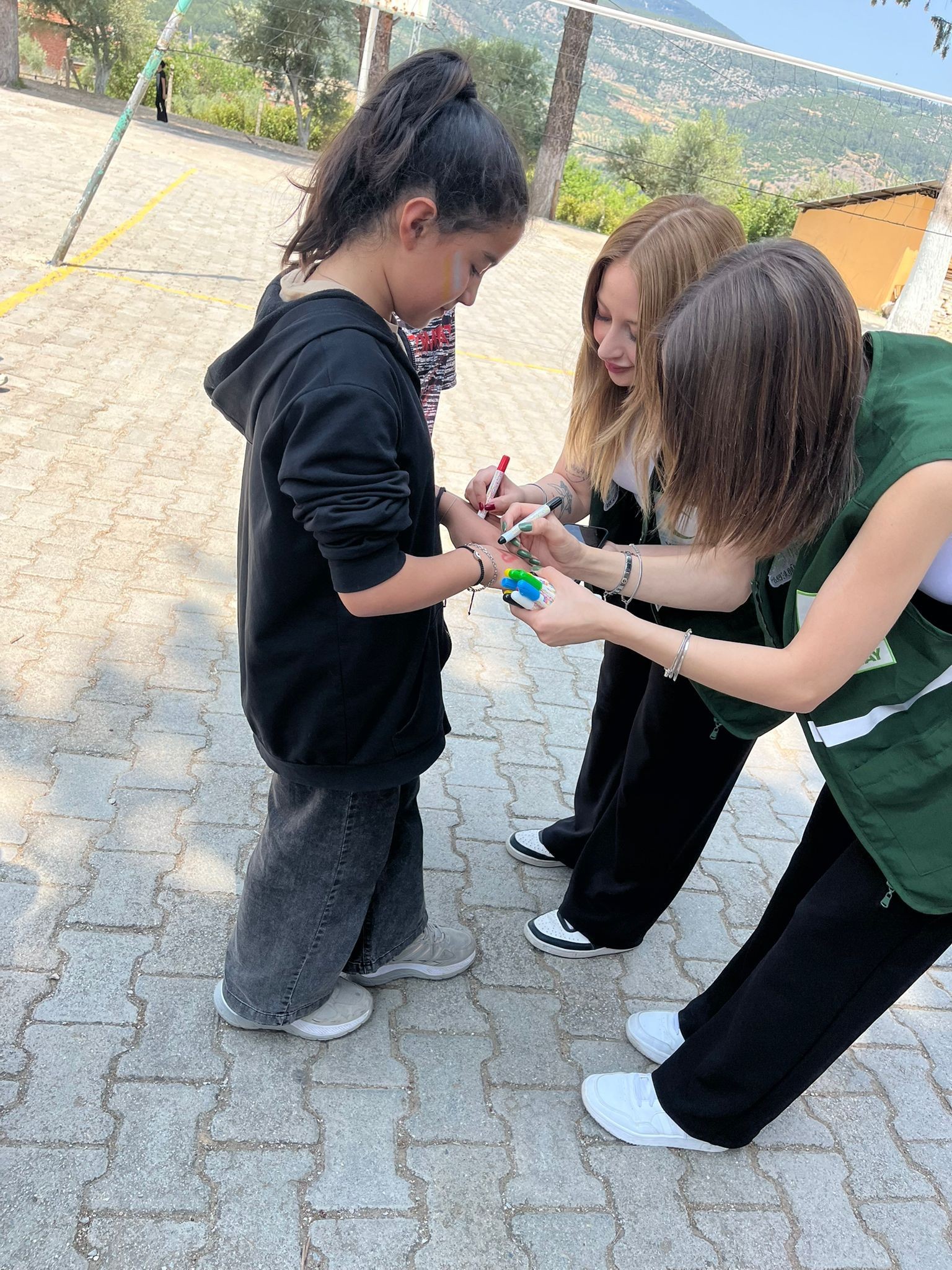 Üniversite Öğrencilerinden Köy Okuluna Anlamlı Destekk (2)
