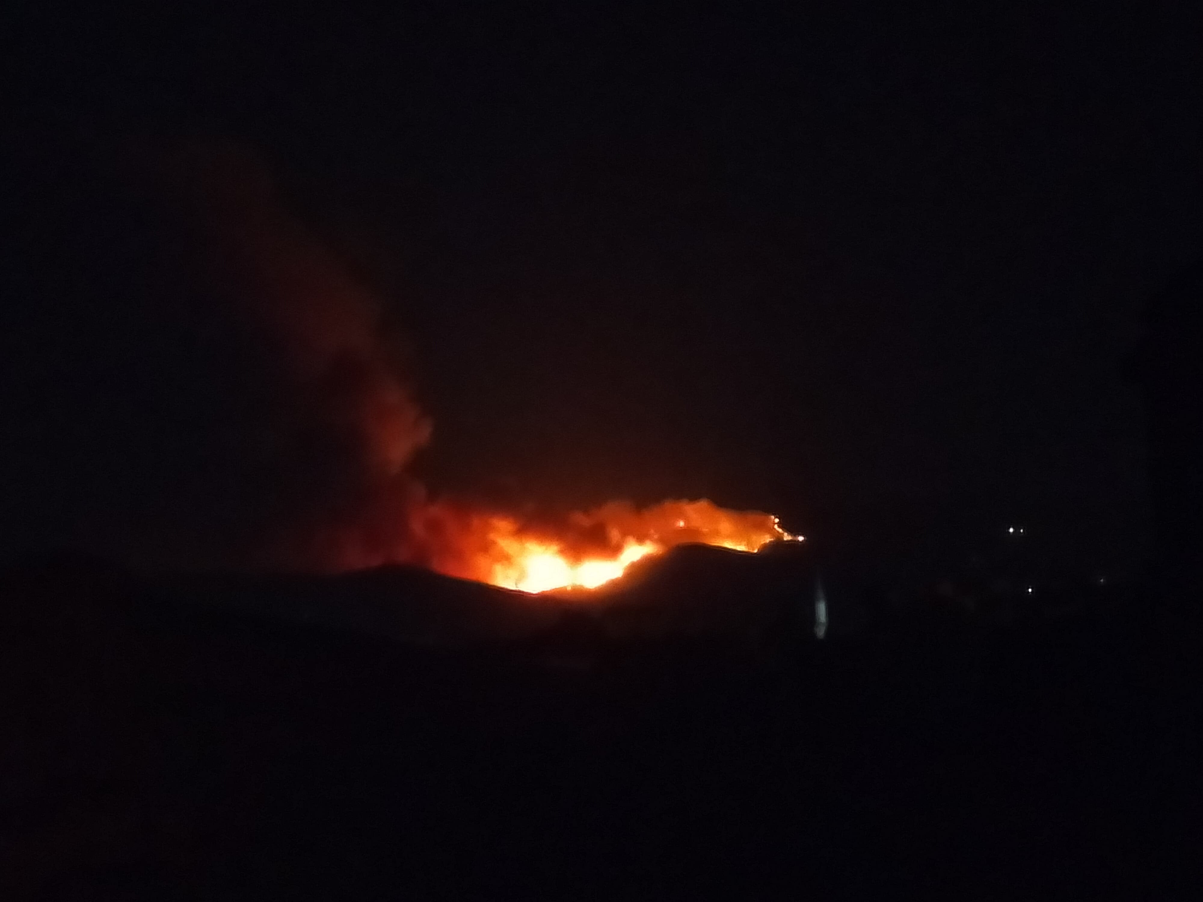 Ege'de Bir Yangın Daha 3 Mahalle Tahliye Edildii (3)