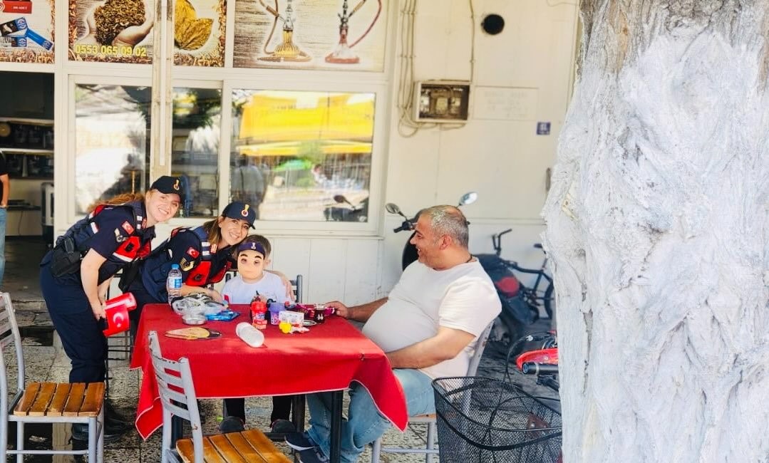 Ege’de Kuran Kursunda Eğitim Gören Çocuklara Anlamlı Ziyarett (5)