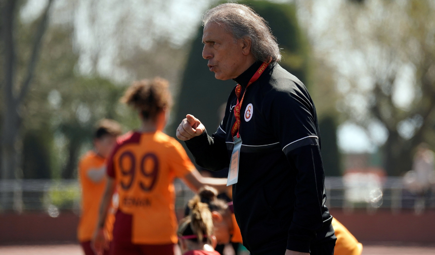 Galatasaray Şampiyon Teknik Direktörü Ile Yollarını Ayırdı 1