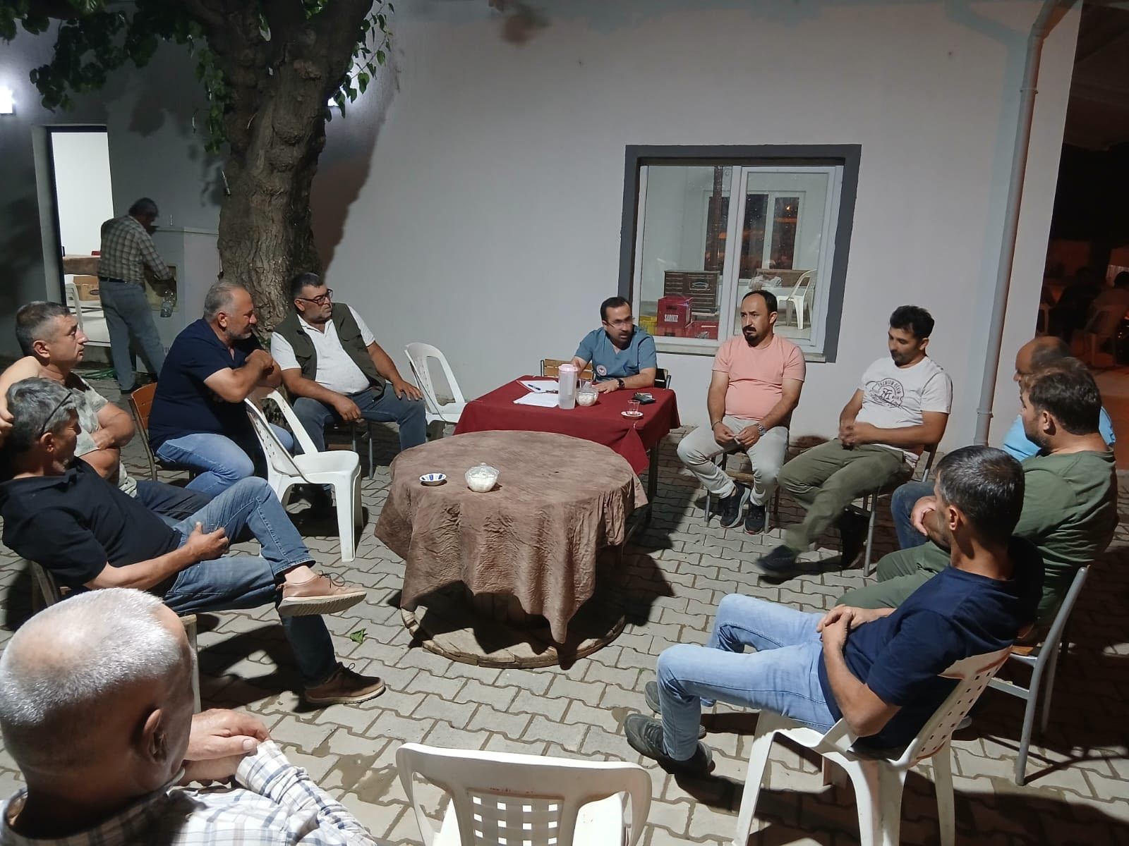 Iftlik Hayvanı Popülasyonunun Yoğun Olduğu Mahallelerde Çiftçi Toplantıları Düzenlenere (1)