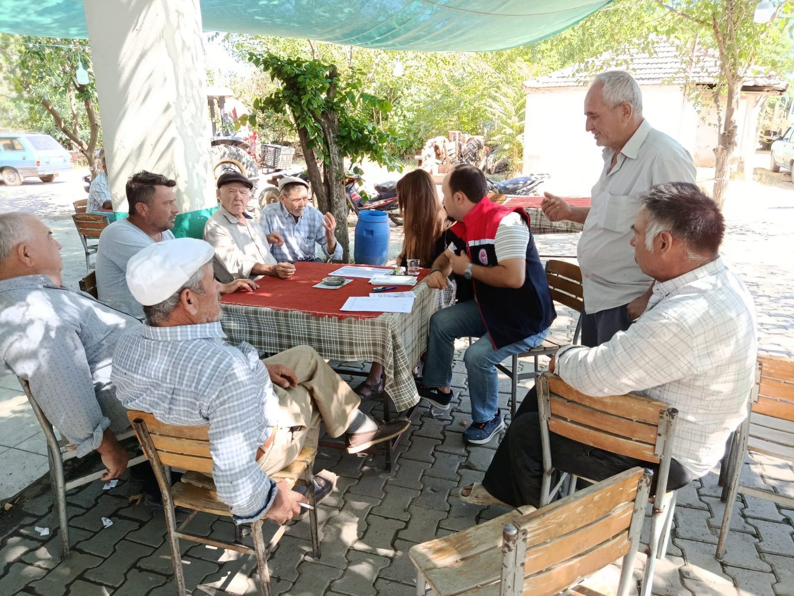 Iftlik Hayvanı Popülasyonunun Yoğun Olduğu Mahallelerde Çiftçi Toplantıları Düzenlenere (4)