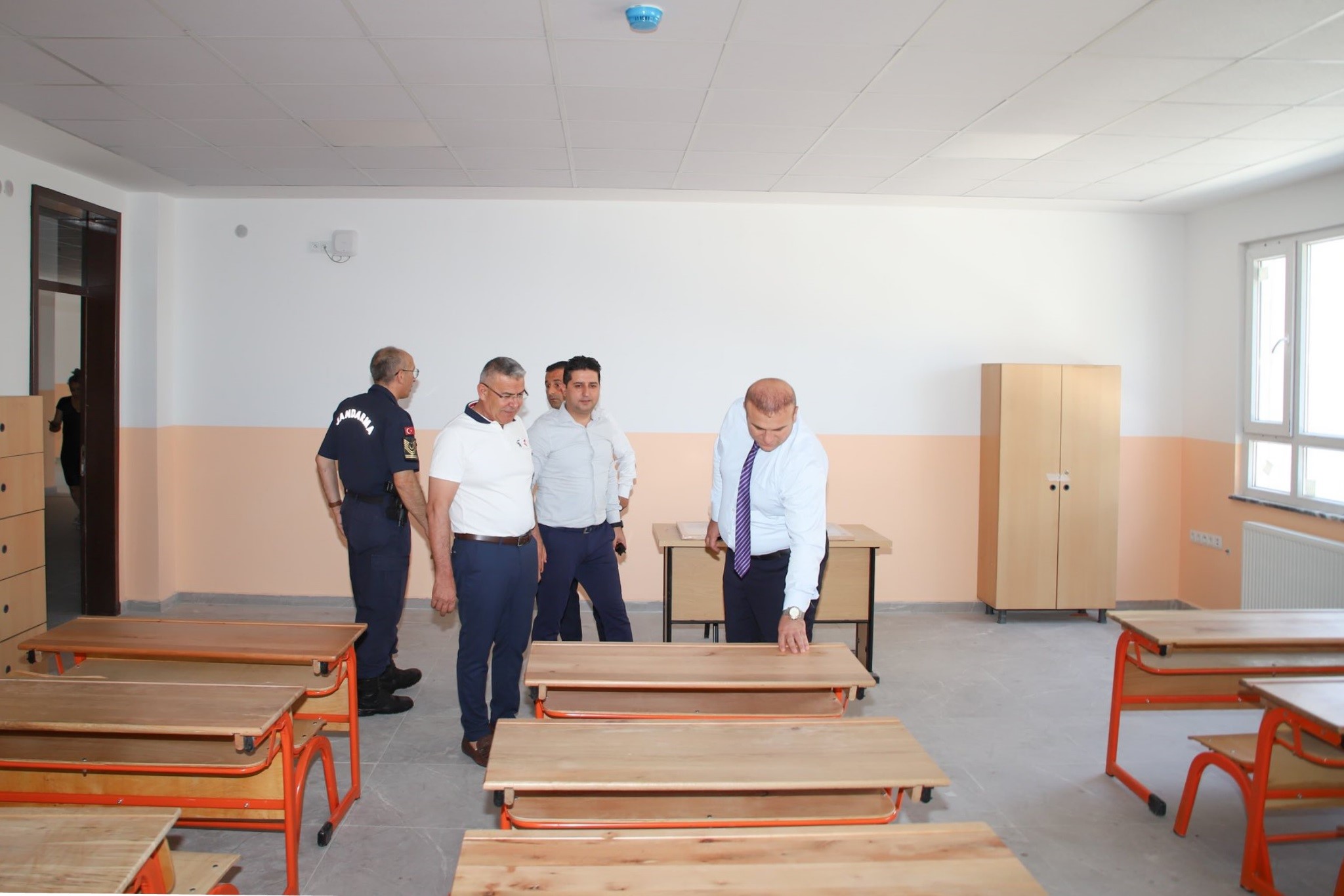 Kaymakam Taş İlkokulu Inşaatında Incelemede Bulundu (3)