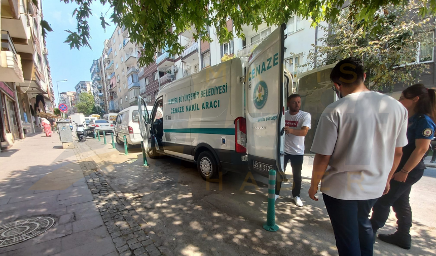 Manisa'da Bir Apartman Dairesinden Gelen Kötü Kokular Dehşet Verici Gerçeği Ortaya Çıkardı 3