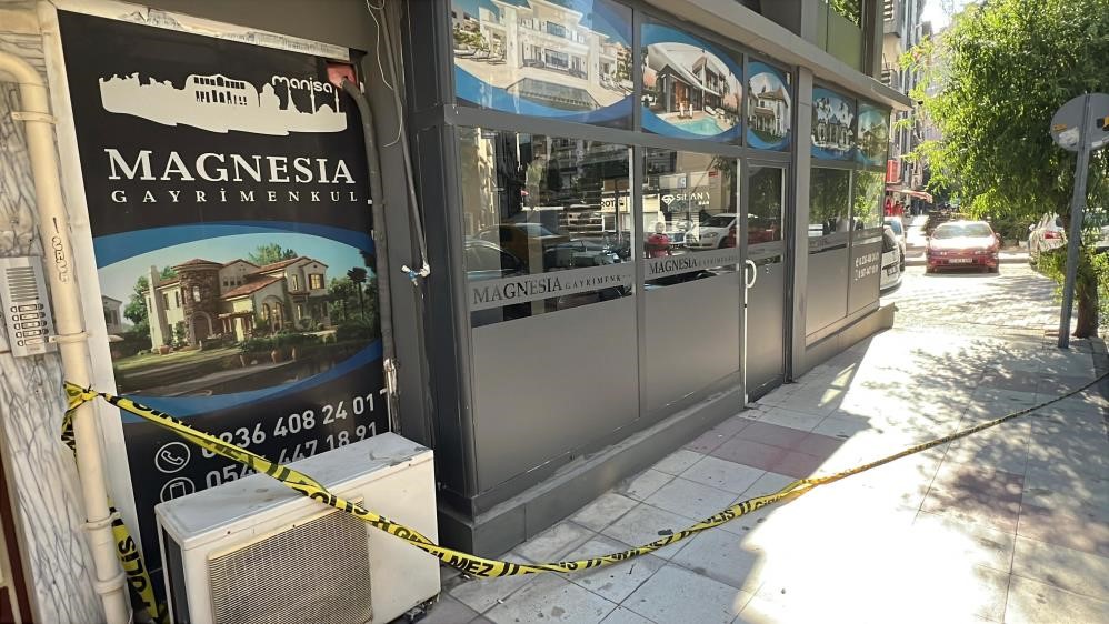 Manisa'da Cinayet! Dehşet Anları Kameraya Yansıd (3)
